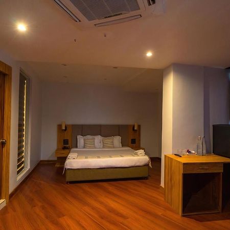 Emerald Hotel Aizawl Exterior photo