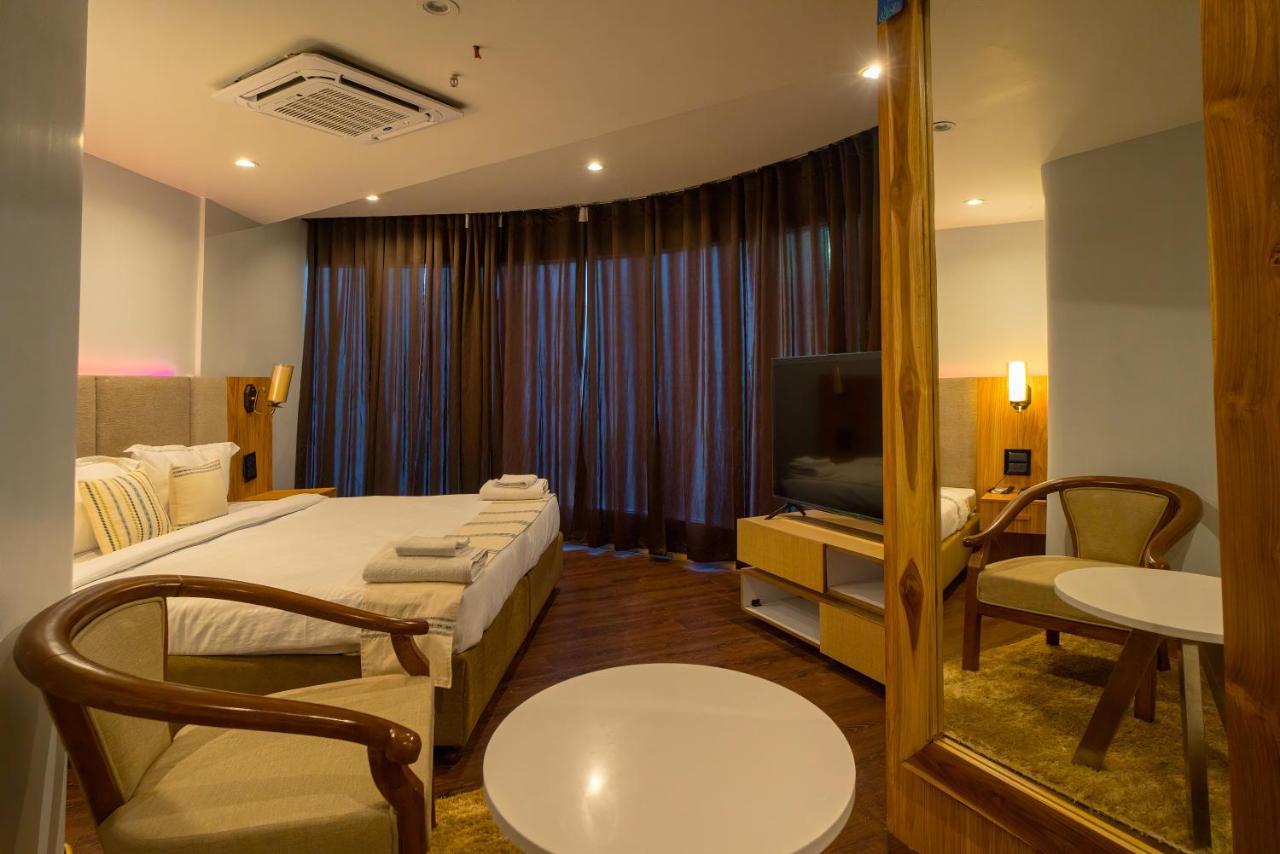 Emerald Hotel Aizawl Exterior photo
