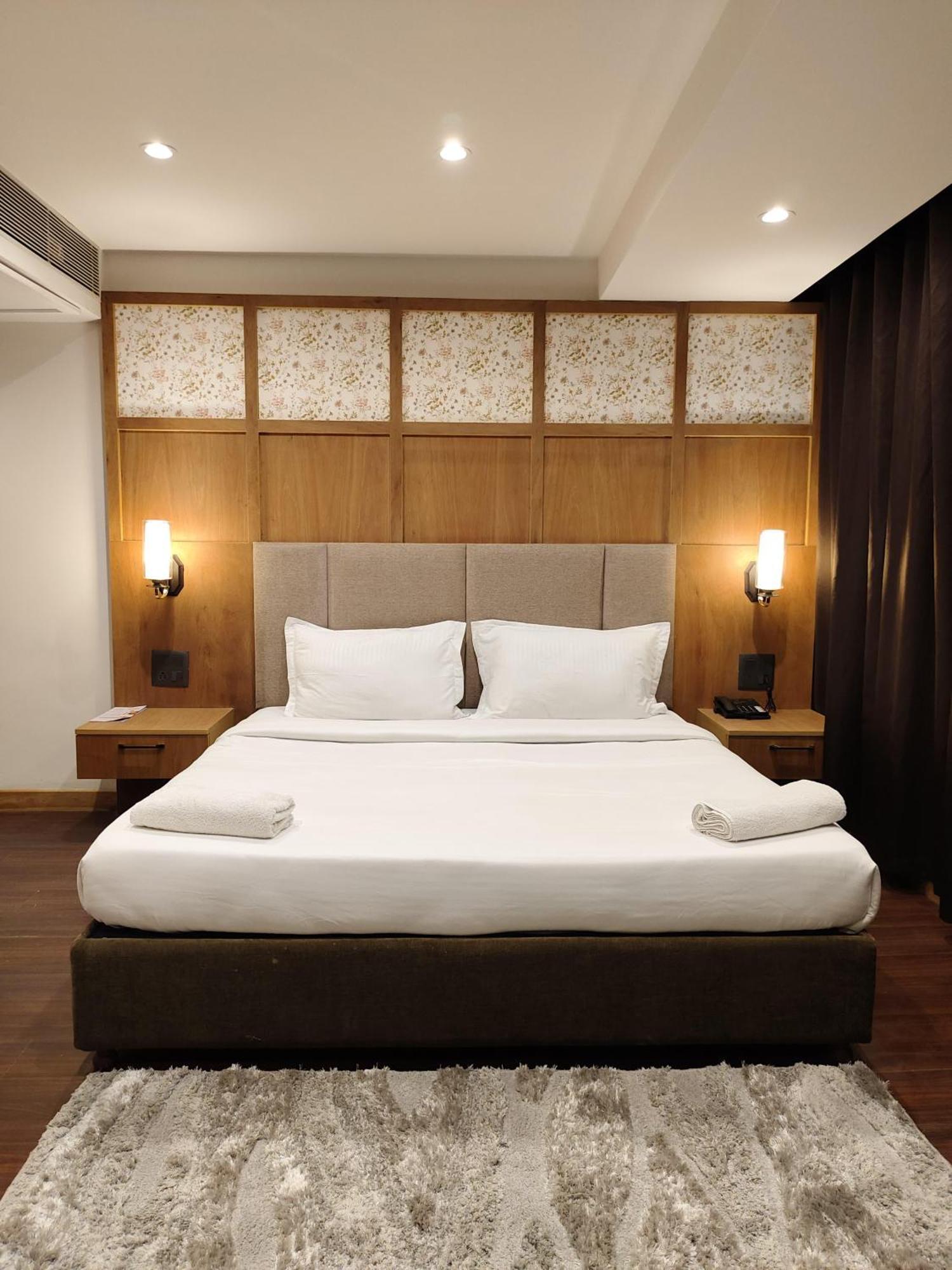 Emerald Hotel Aizawl Exterior photo
